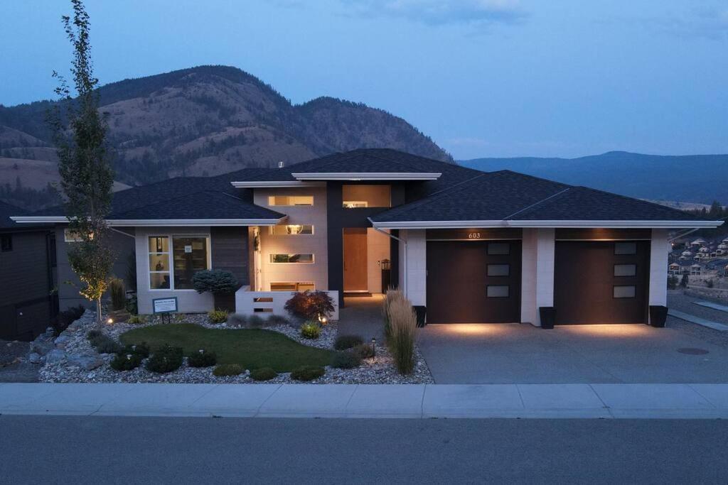 Beautiful Suite On Golf Course Kelowna Buitenkant foto