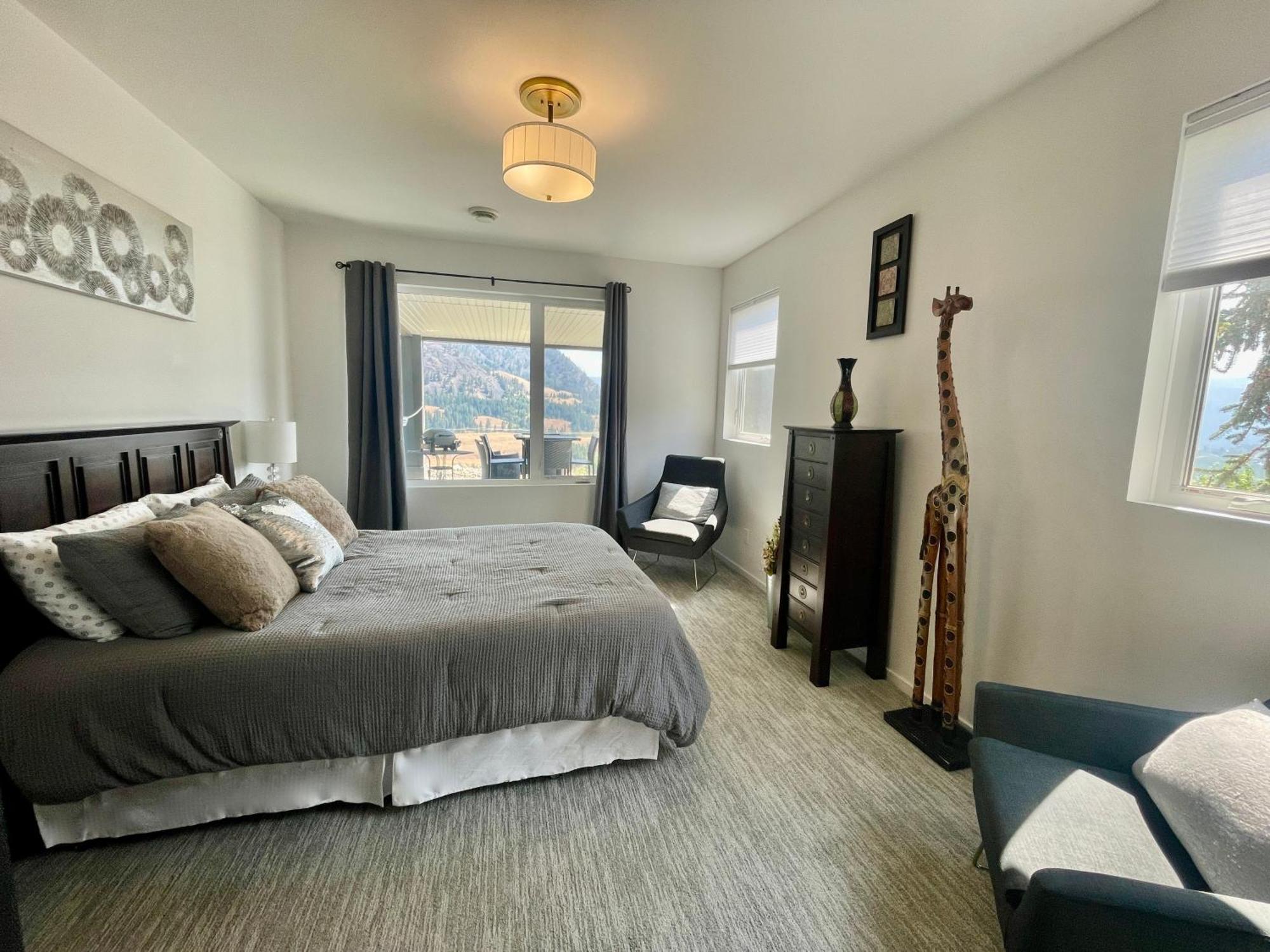 Beautiful Suite On Golf Course Kelowna Buitenkant foto