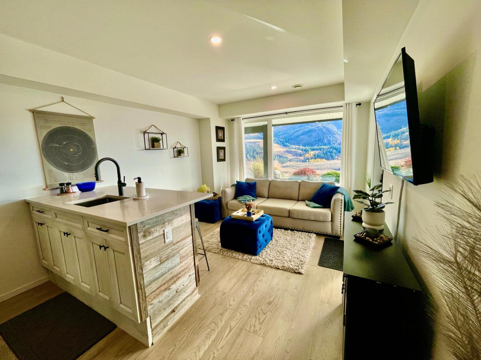 Beautiful Suite On Golf Course Kelowna Buitenkant foto